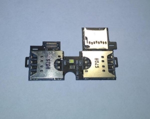 ����� ��� Highscreen Power Four � ��������� ��� SIM � SD �����. �������� � �������